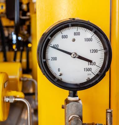 An engineer undertaking oil & gas pre-commissioning